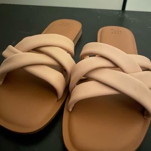Women’s sandals